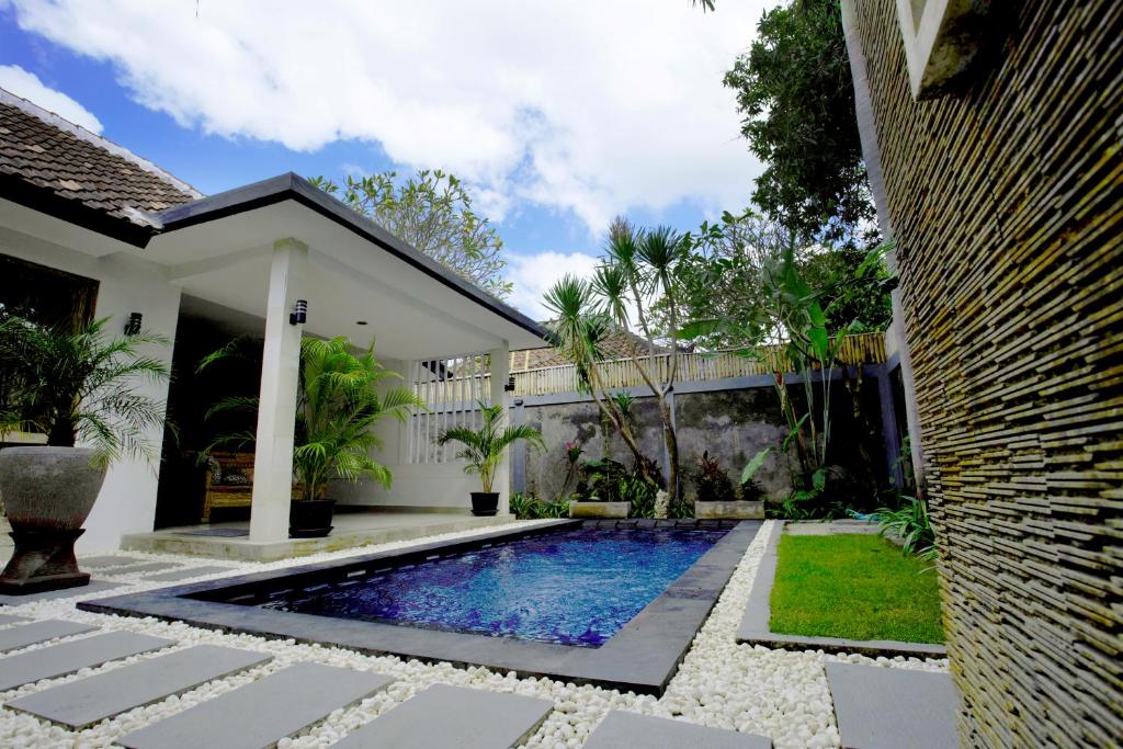 SINGGAH  VILLA SEMINYAK